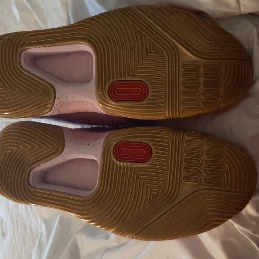 Sneakers - Picture 7 of 7